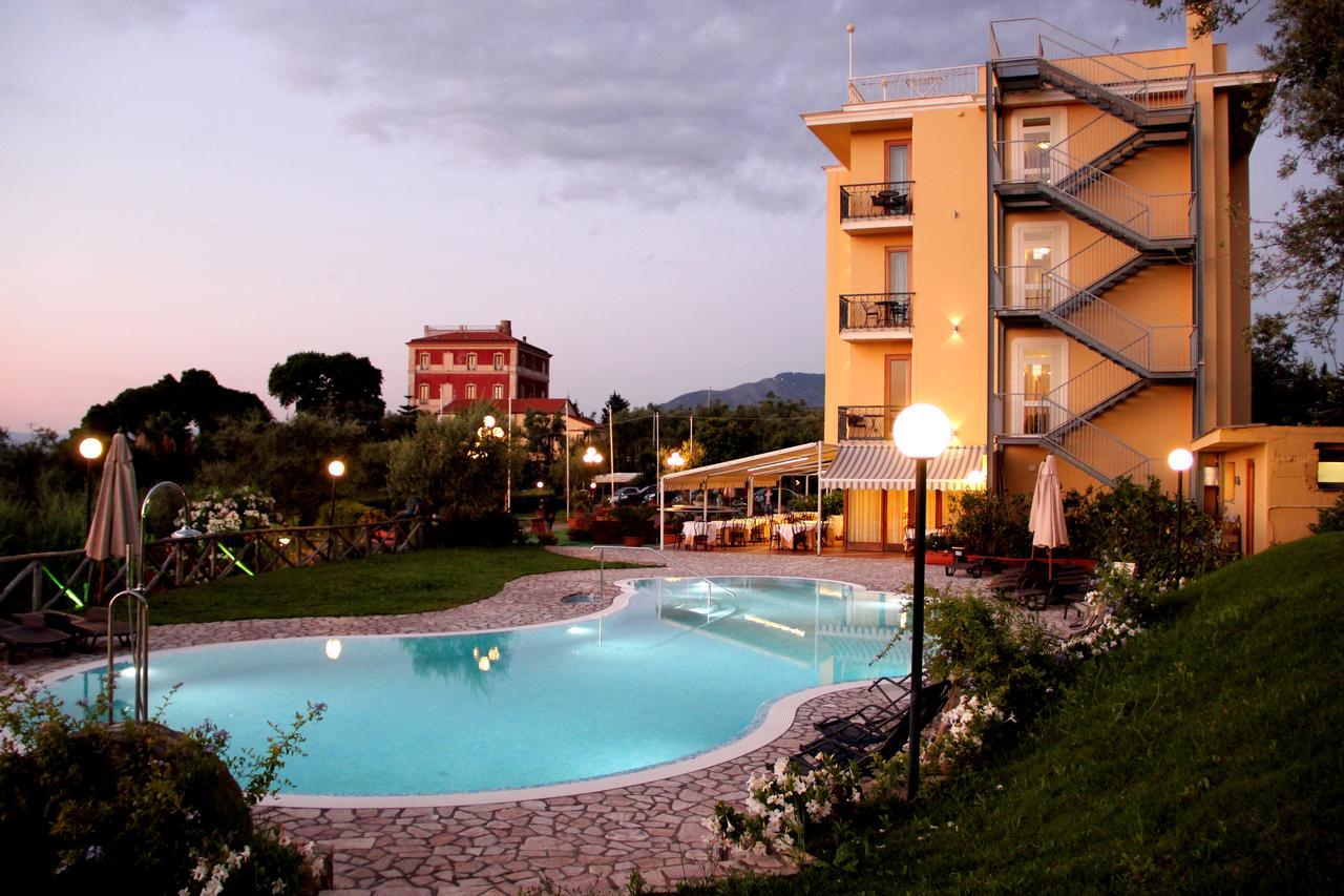 Johanna Park Hotel Sorrento Exteriör bild